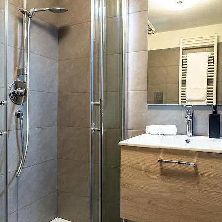 One-bedroom Unit G With Park View Appartement